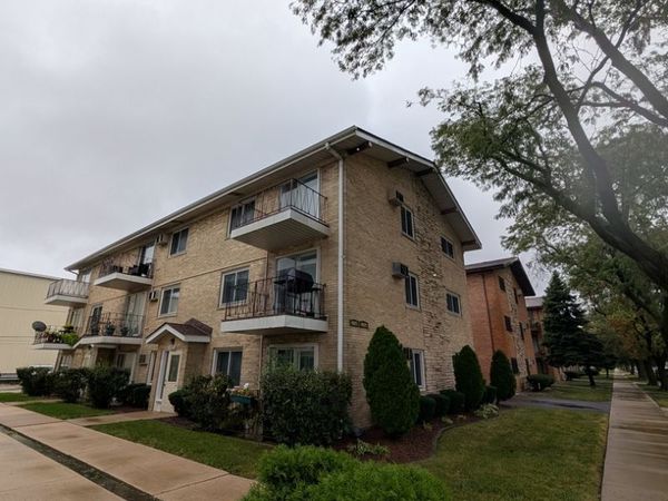 6025 W 64th Place , Unit 6, Chicago, IL 60638