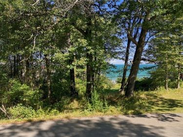 1009 Woodcliff Drive N, Youngstown, NY 14174