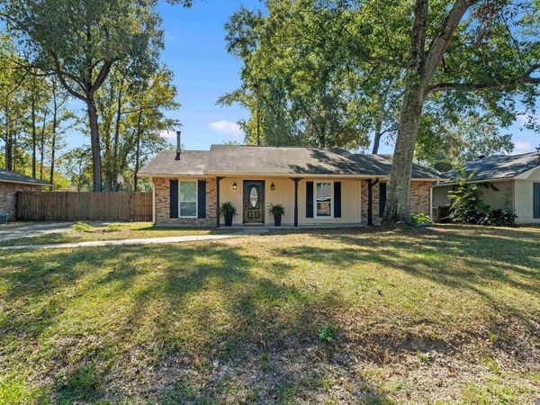 9114 Monhegan Ave, Central, LA 70714