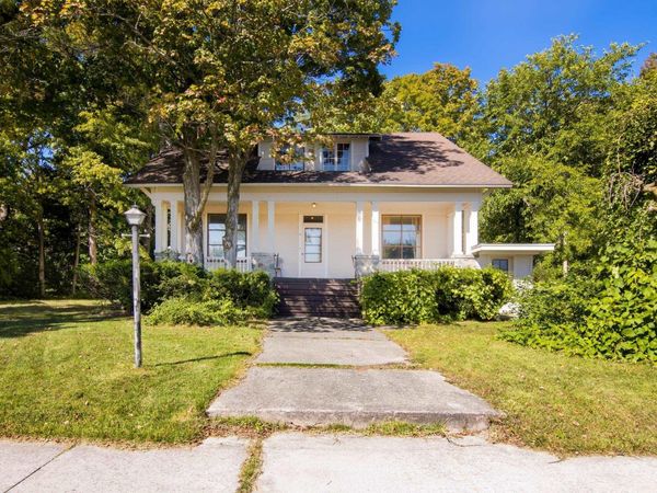 311 Saint Marys N, Suttons Bay, MI 49682