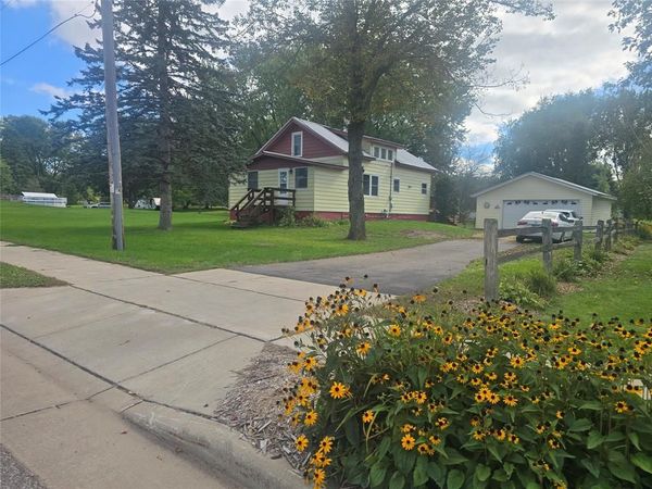 307 E Begley Street, Greenwood, WI 54437