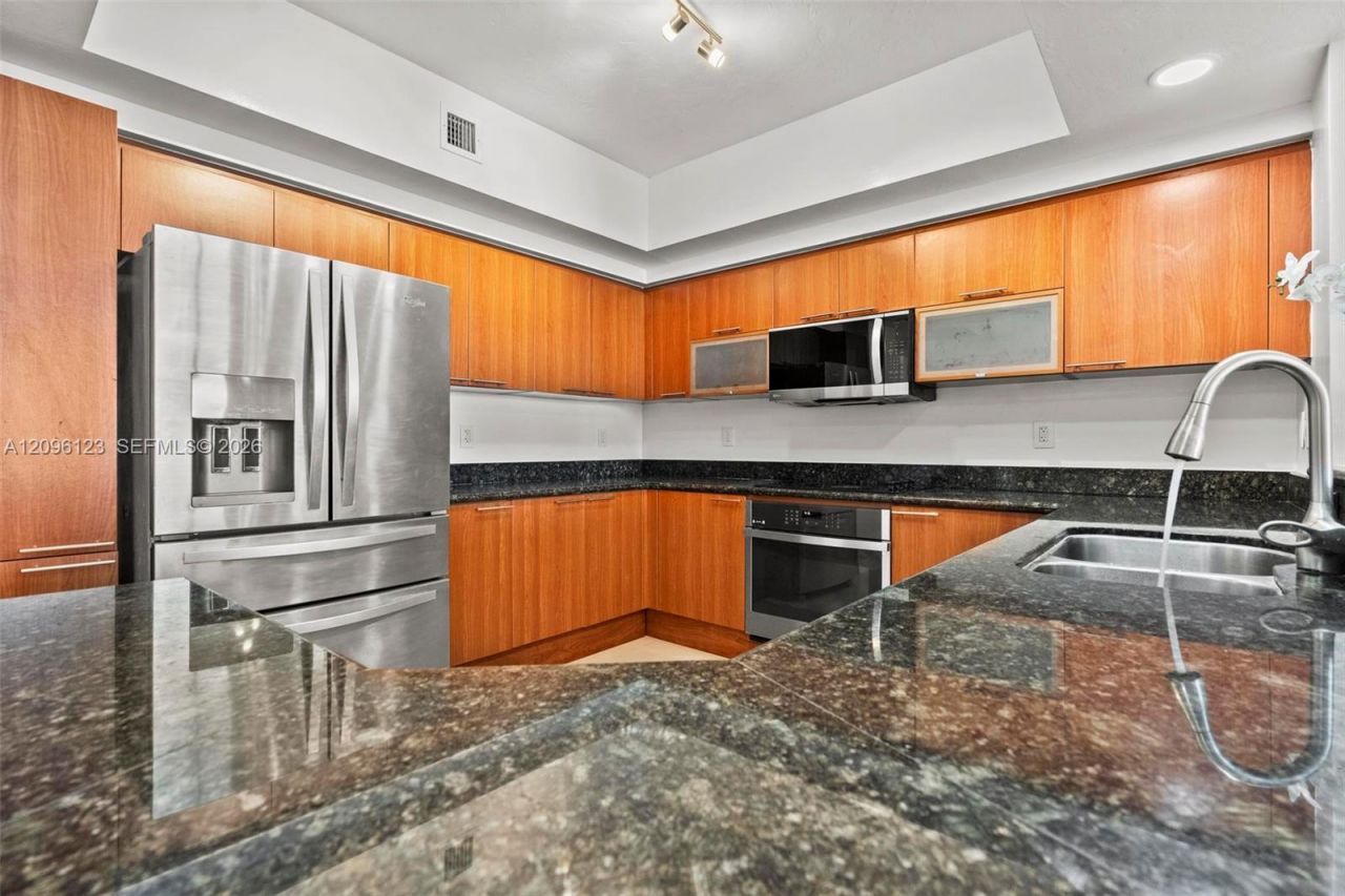 14951 Royal Oaks Ln, Unit 2008, North Miami, FL 33181 Photo