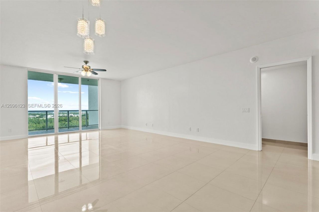 14951 Royal Oaks Ln, Unit 2008, North Miami, FL 33181 Photo