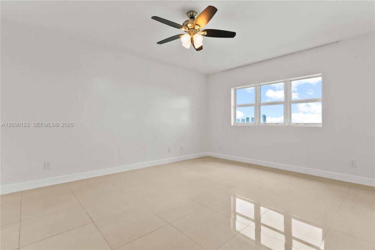 14951 Royal Oaks Ln, Unit 2008, North Miami, FL 33181 Photo