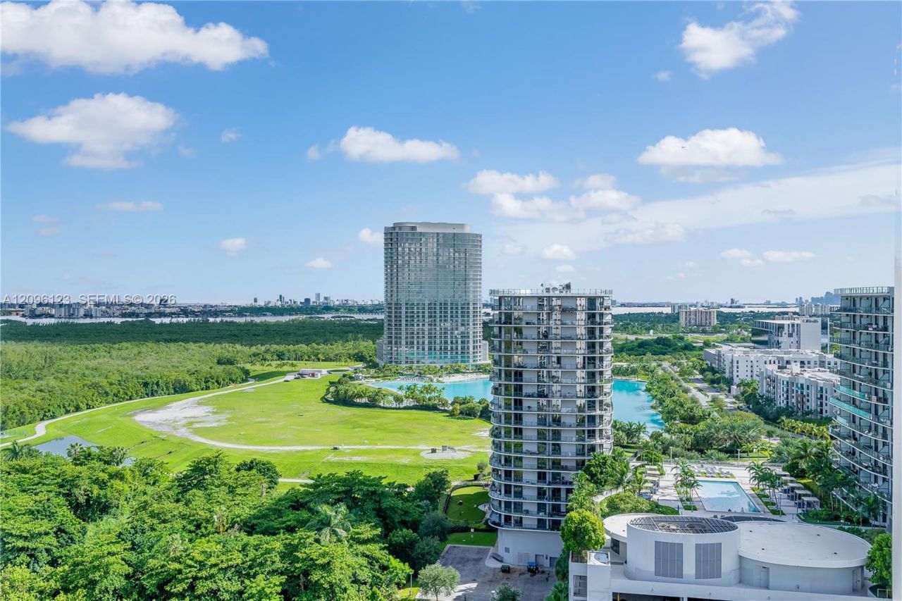 14951 Royal Oaks Ln, Unit 2008, North Miami, FL 33181 Photo