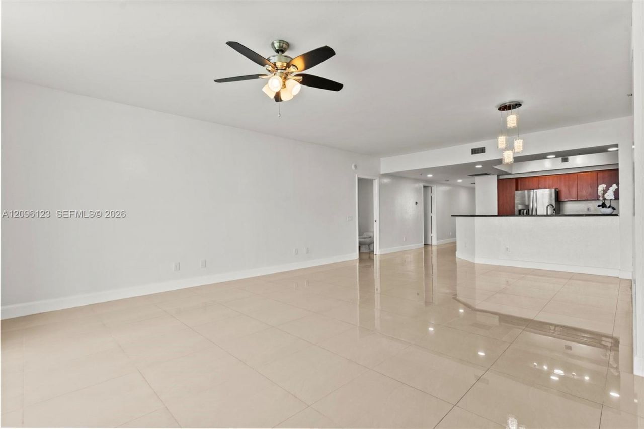 14951 Royal Oaks Ln, Unit 2008, North Miami, FL 33181 Photo