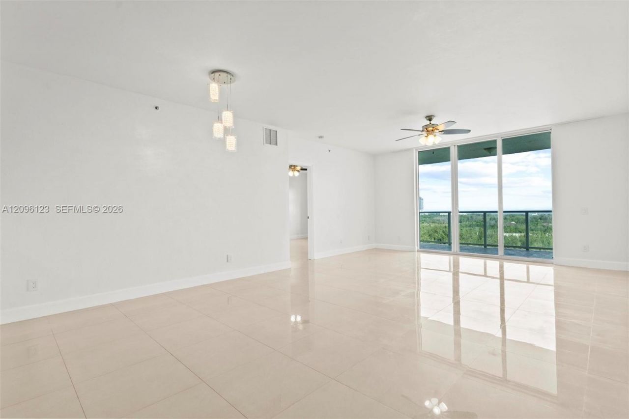 14951 Royal Oaks Ln, Unit 2008, North Miami, FL 33181 Photo