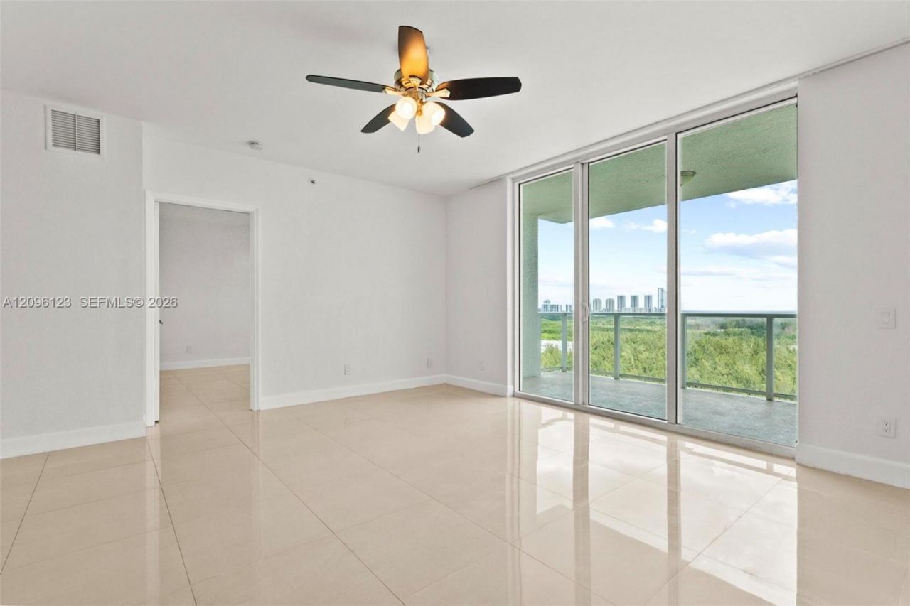 14951 Royal Oaks Ln, Unit 2008, North Miami, FL 33181 Photo