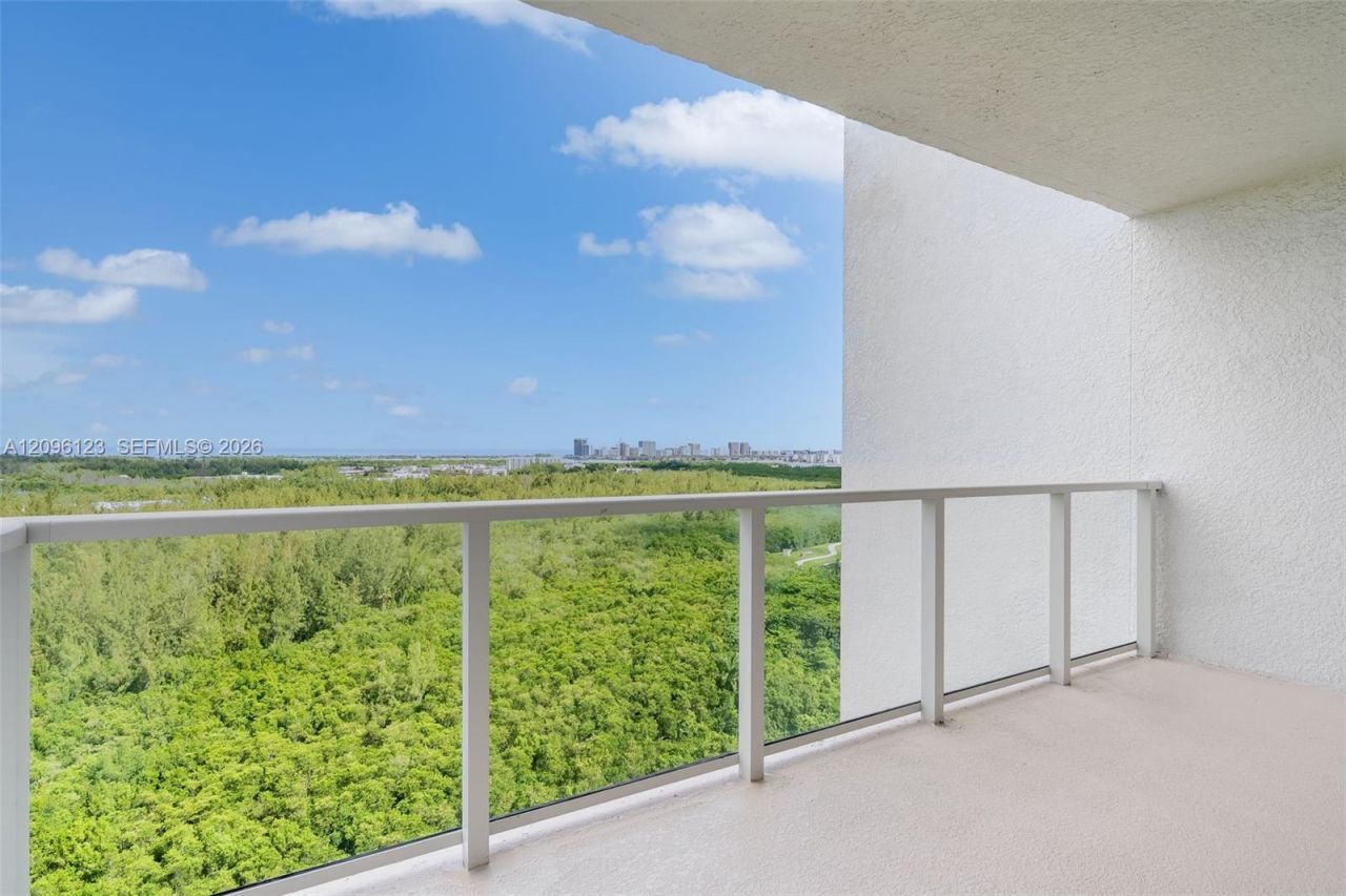 14951 Royal Oaks Ln, Unit 2008, North Miami, FL 33181 Photo