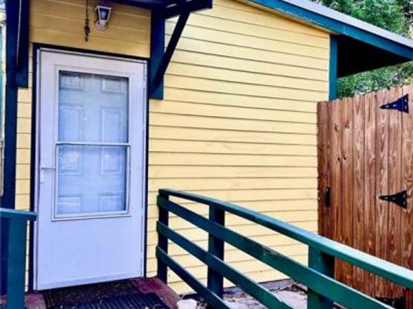 3041 POCAHONTAS Street , New Orleans, LA 70126