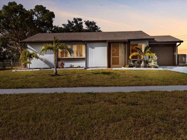 5520 KENWOOD DRIVE , NORTH PORT, FL 34287
