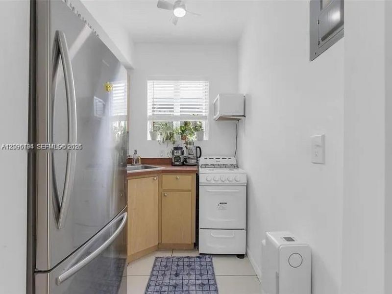 1027 Euclid Ave, Unit 12, Miami Beach, FL 33139 Photo