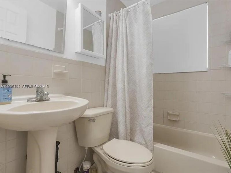 1027 Euclid Ave, Unit 12, Miami Beach, FL 33139 Photo