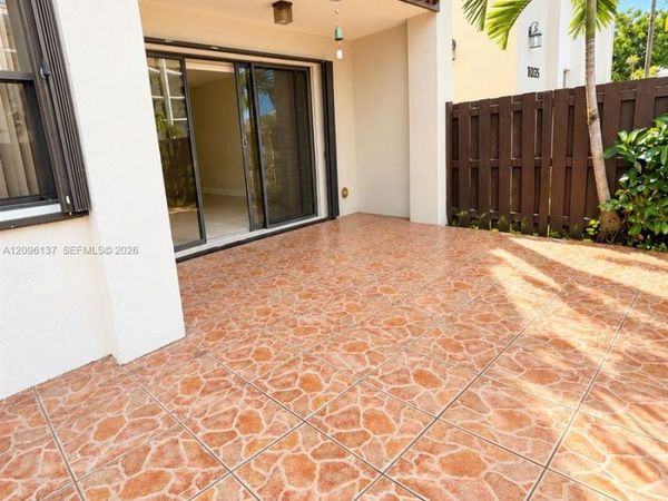 10135 NW 9th St Cir, Unit 5-106, Miami, FL 33172