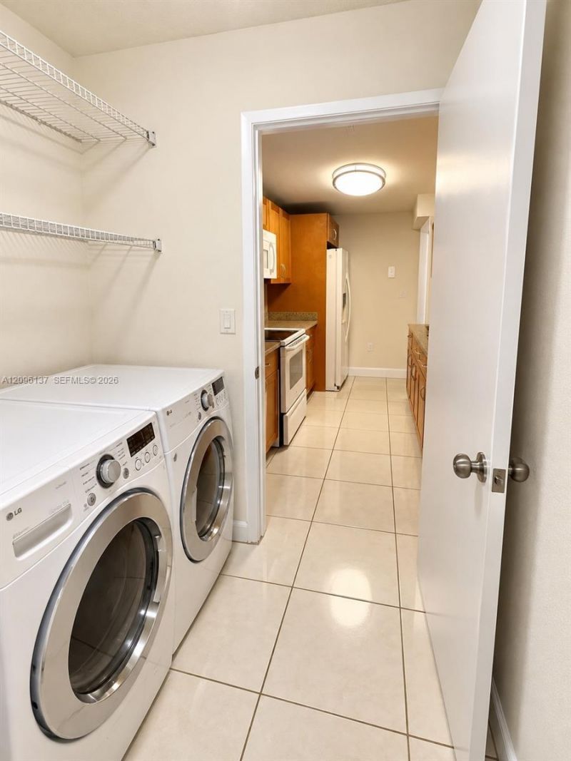 10135 NW 9th St Cir, Unit 5-106, Miami, FL 33172 Photo