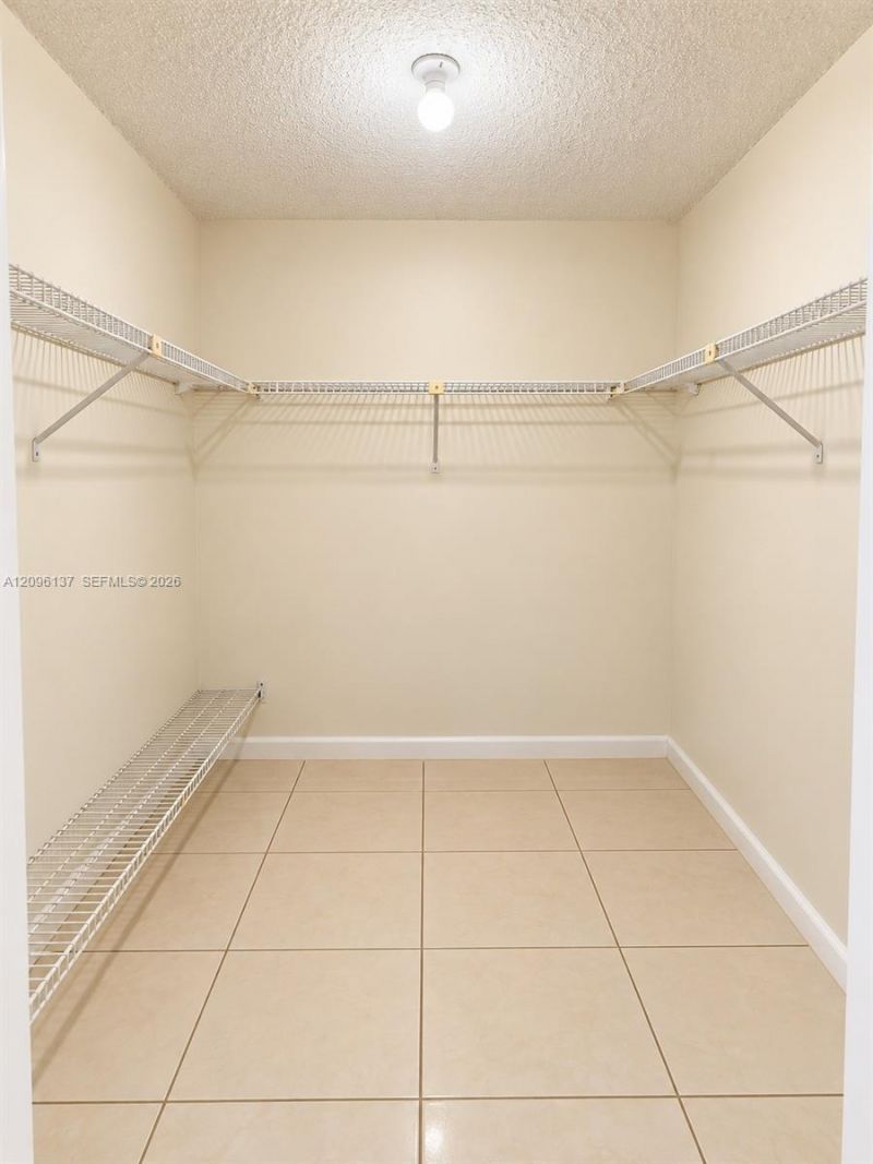 10135 NW 9th St Cir, Unit 5-106, Miami, FL 33172 Photo