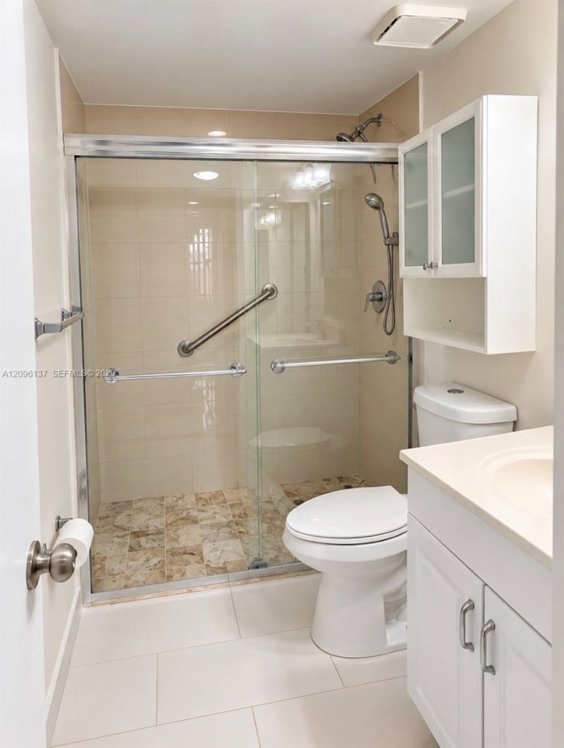 10135 NW 9th St Cir, Unit 5-106, Miami, FL 33172 Photo