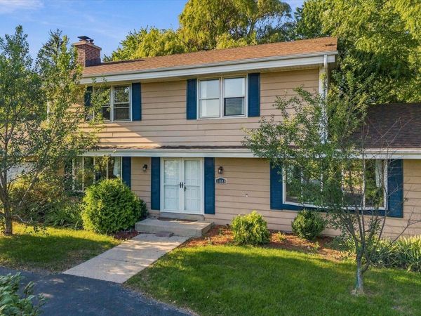 11145 N Riverland Ct, Mequon, WI 53092