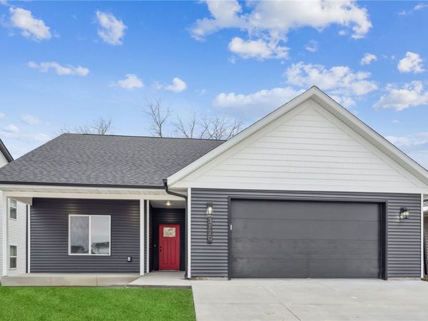 3112 Linden Ln , Muscatine, IA 52761