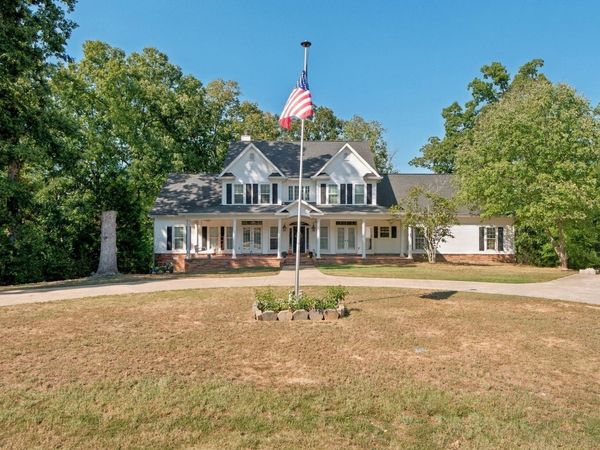2010 Blue Ribbon Circle, Benton, AR 72019