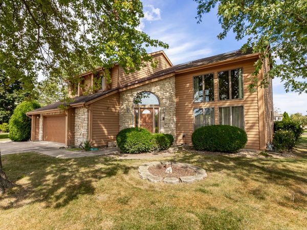 9S041 Stearman Drive, Naperville, IL 60564