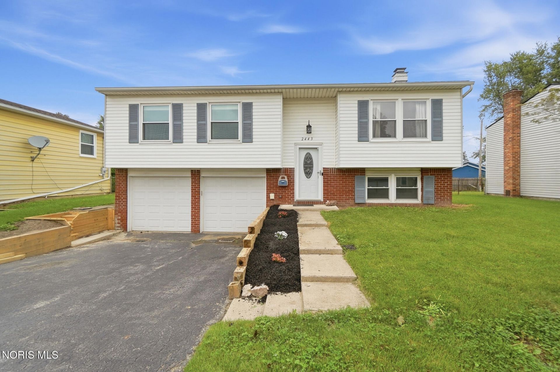2443 Bedford Lane, Northwood, OH 43619 Main Photo