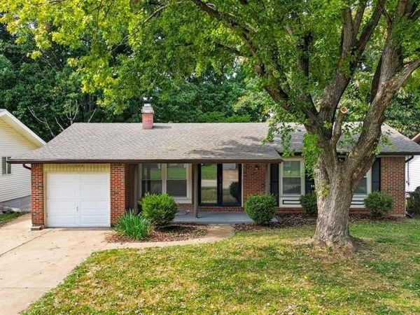 11305 Parkmont Drive, Unincorporated, MO 63138