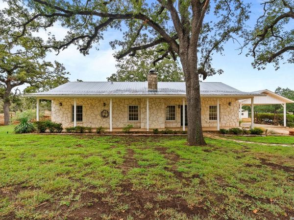 5466 Fm 3335, Stockdale, TX 78160