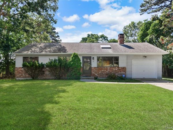 82 Argonne Road E, Hampton Bays, NY 11946