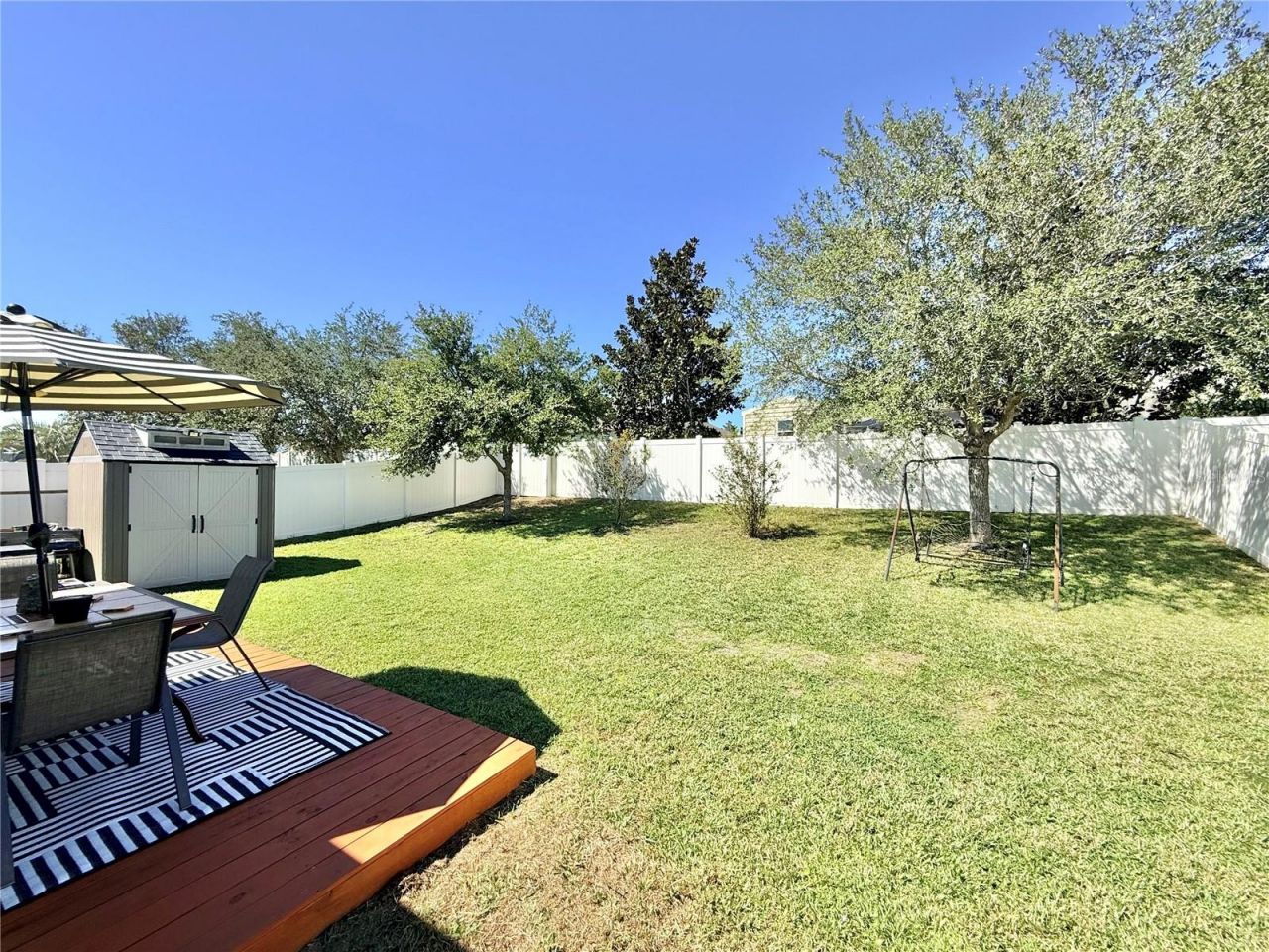 2769 Limerick Circle , Grand Island, FL 32735 Photo