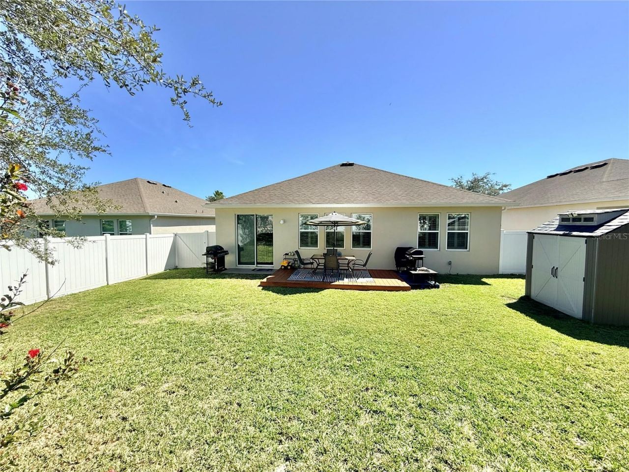 2769 Limerick Circle , Grand Island, FL 32735 Photo