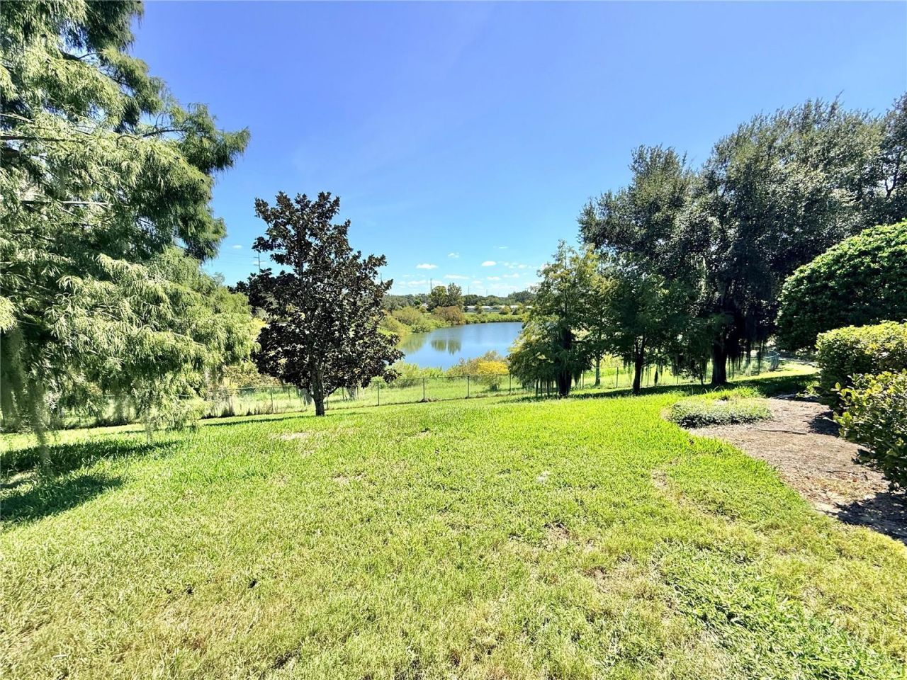 2769 Limerick Circle , Grand Island, FL 32735 Photo