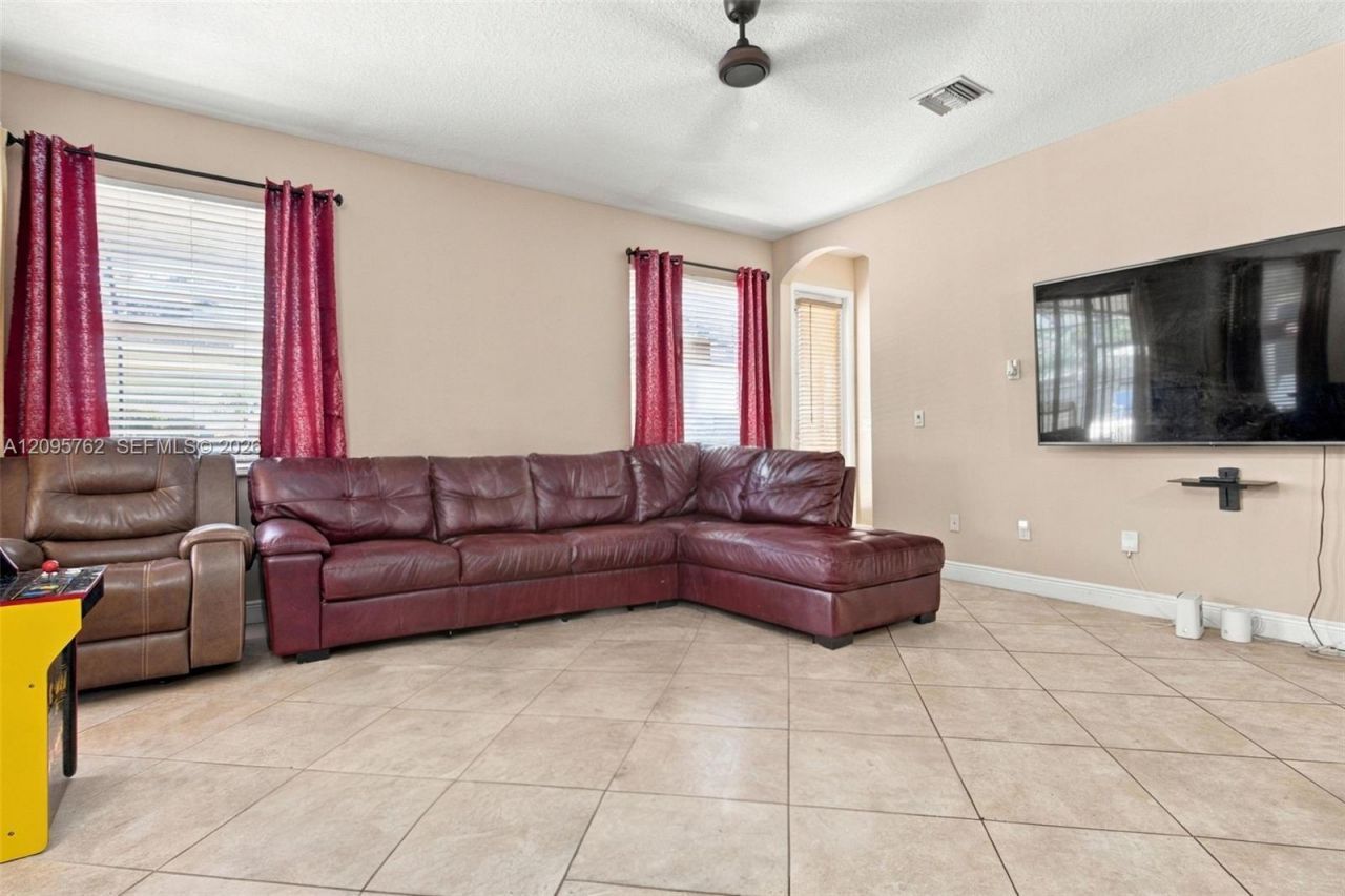 1268 SW Patricia Ave, Port Saint Lucie, FL 34953 Photo