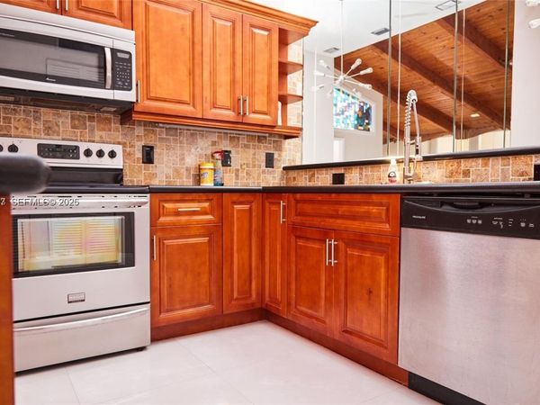 347 Leslie Dr, Hallandale Beach, FL 33009