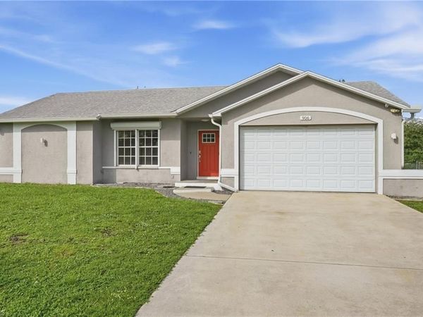 906 SW 7th CT , CAPE CORAL, FL 33991