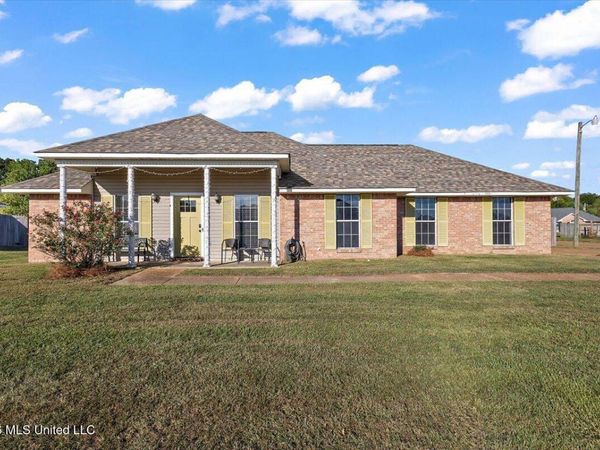 1018 Bullrun Drive, Byram, MS 39272