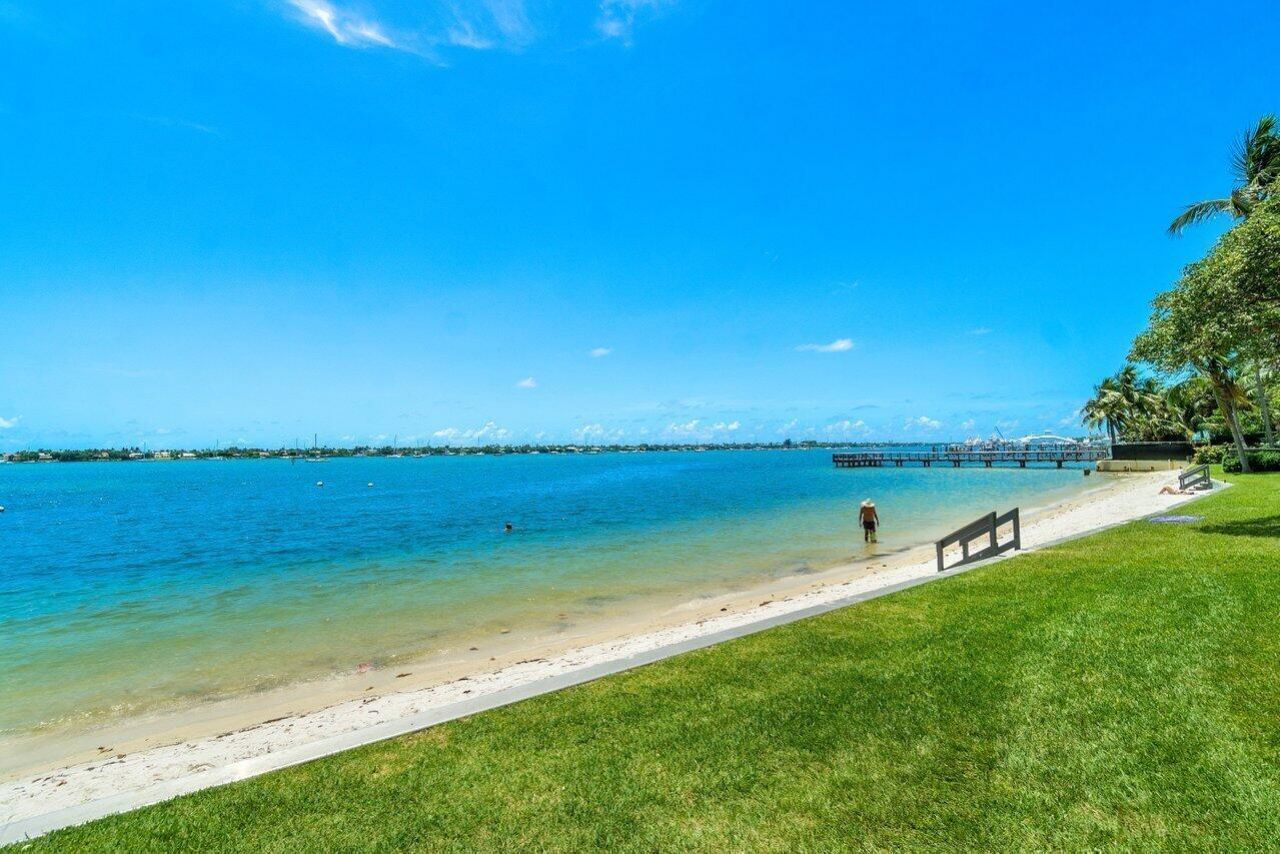 5600 N Flagler Drive, Unit 1904, West Palm Beach, FL 33407 Photo