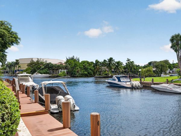 8 Royal Palm Way, Unit 104, Boca Raton, FL 33432
