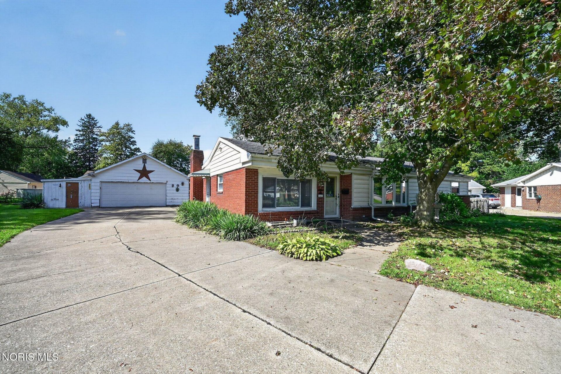 3633 Robin Road, Toledo, OH 43623 Main Photo
