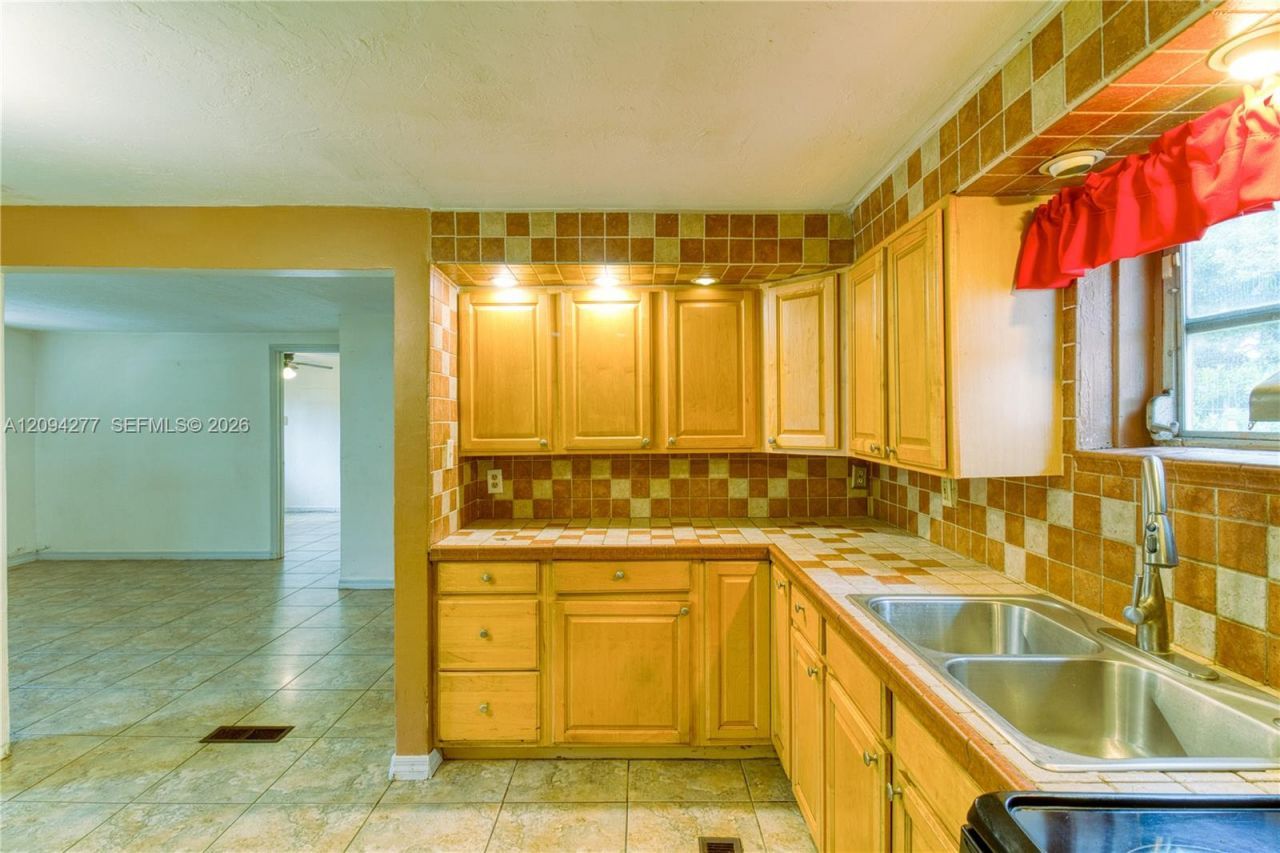 625 Columbus Pkwy, Hollywood, FL 33021 Photo