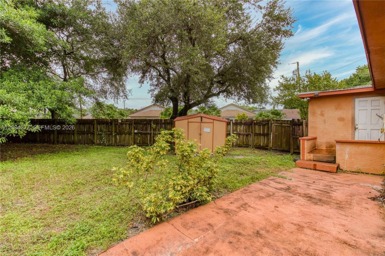 625 Columbus Pkwy, Hollywood, FL 33021 Photo