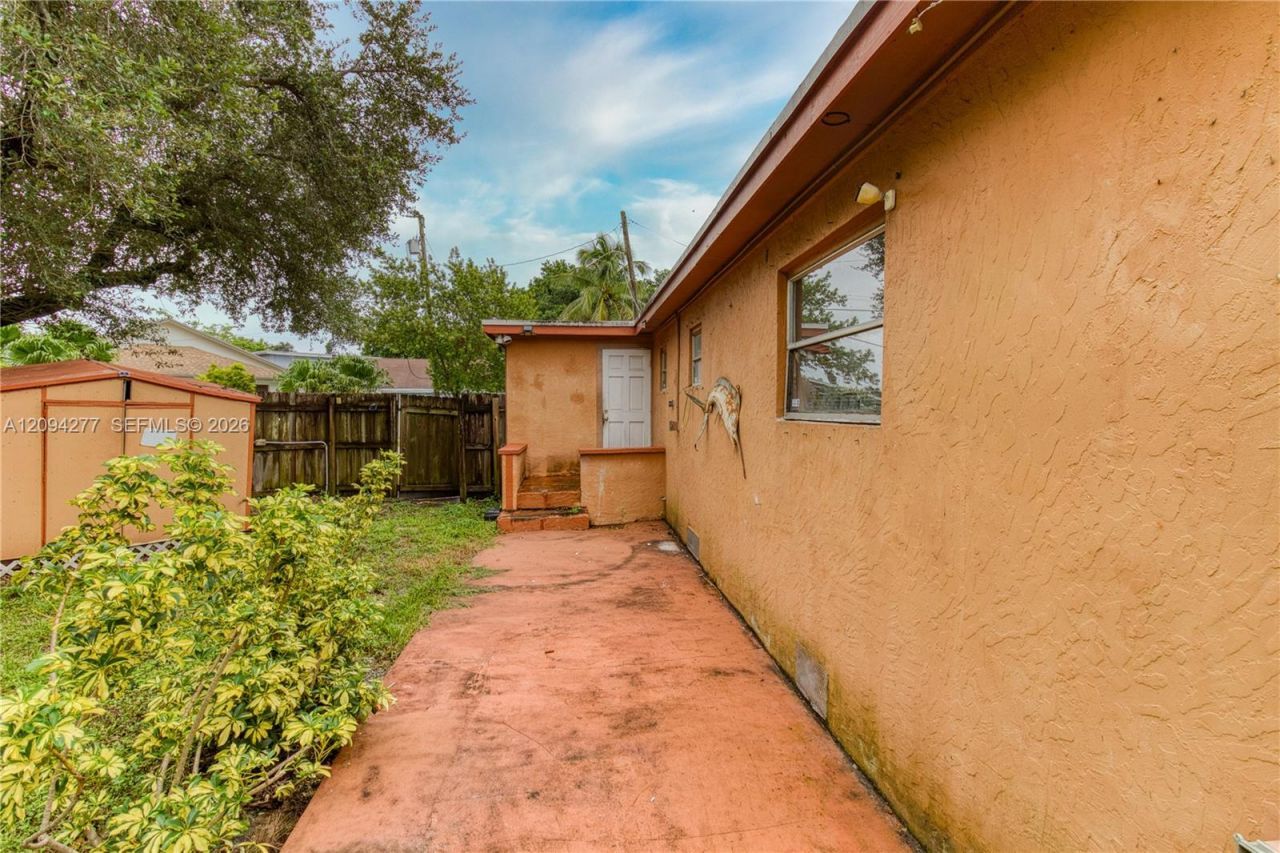 625 Columbus Pkwy, Hollywood, FL 33021 Photo