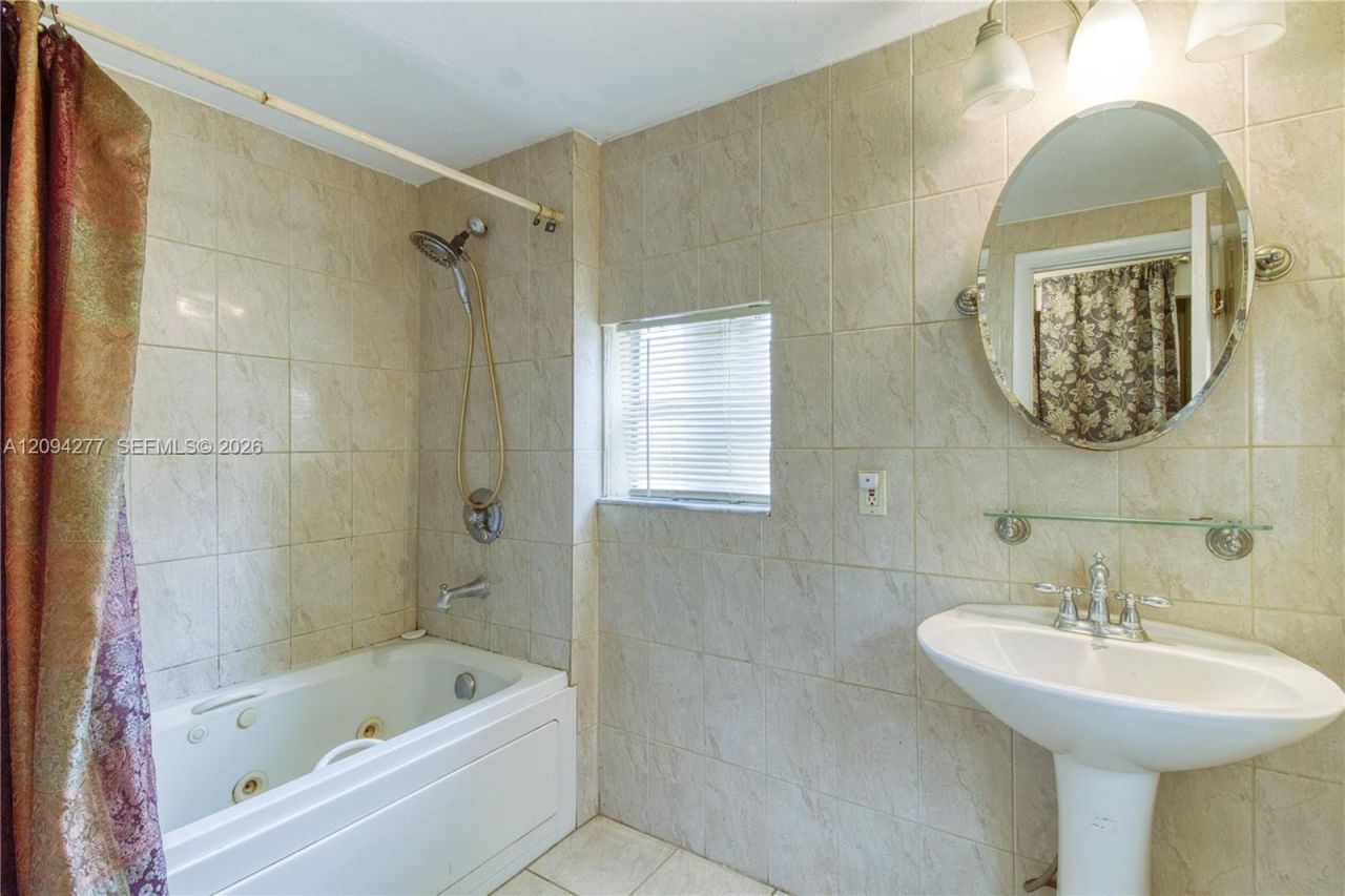 625 Columbus Pkwy, Hollywood, FL 33021 Photo