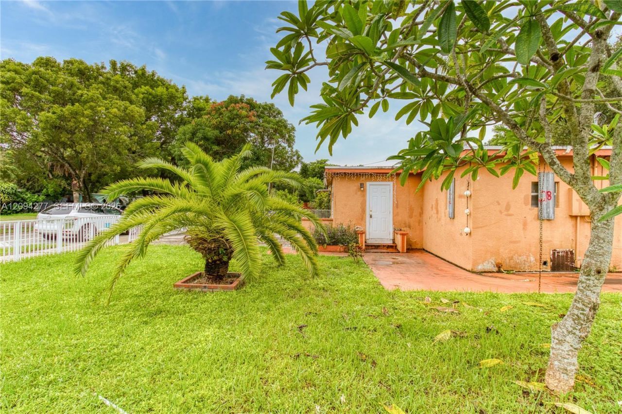 625 Columbus Pkwy, Hollywood, FL 33021 Photo