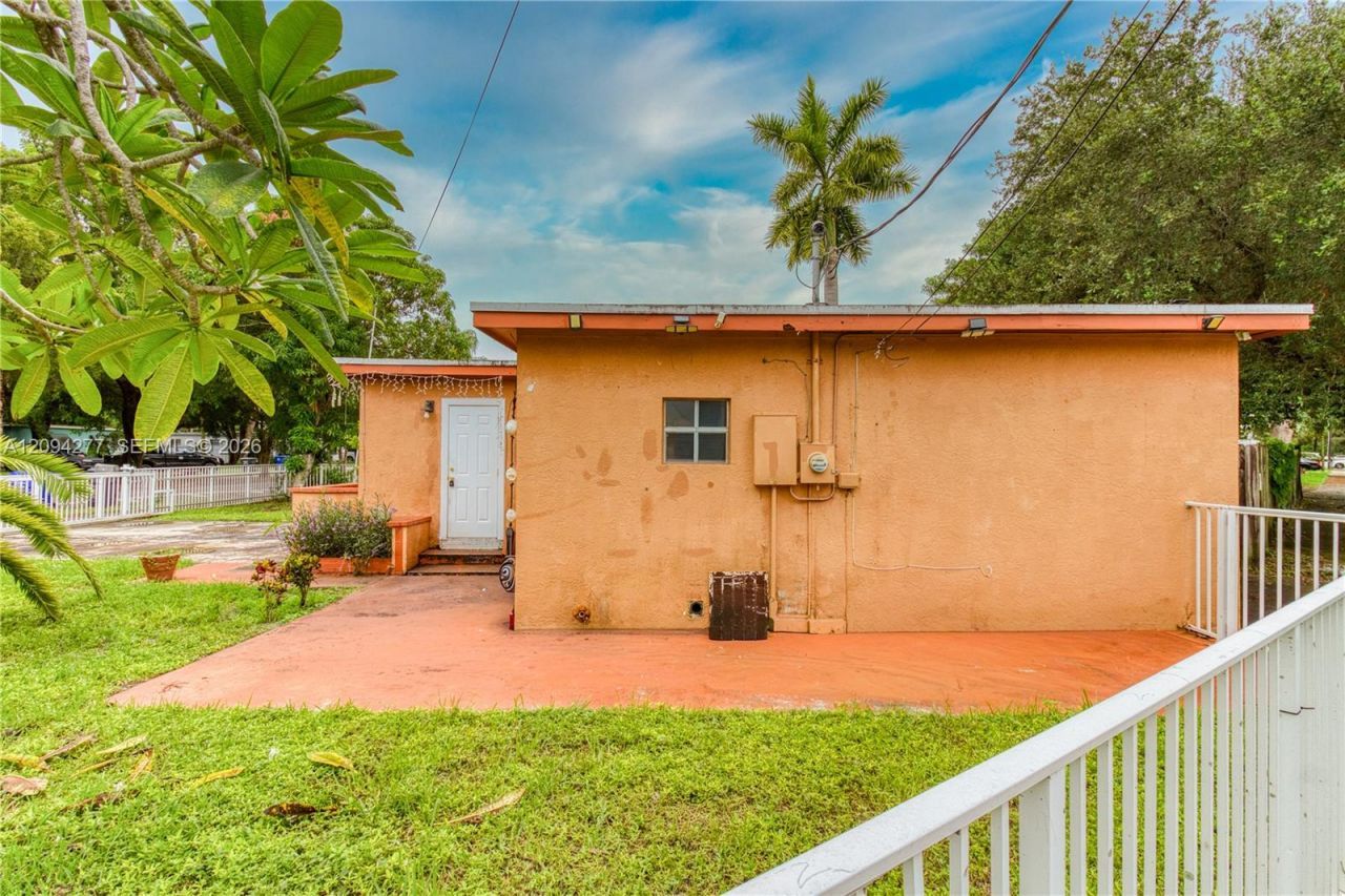 625 Columbus Pkwy, Hollywood, FL 33021 Photo