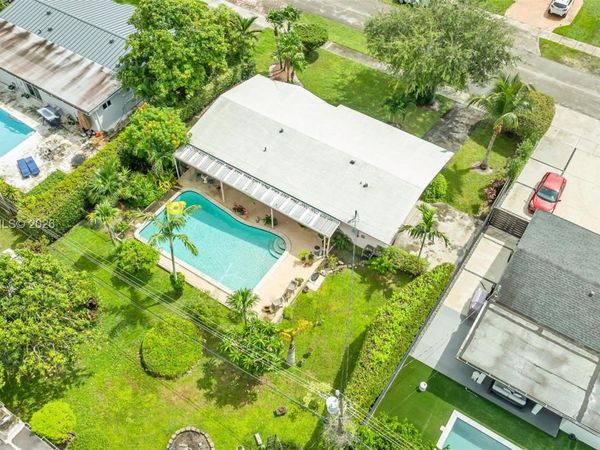 10511 SW 53rd St , Miami, FL 33165