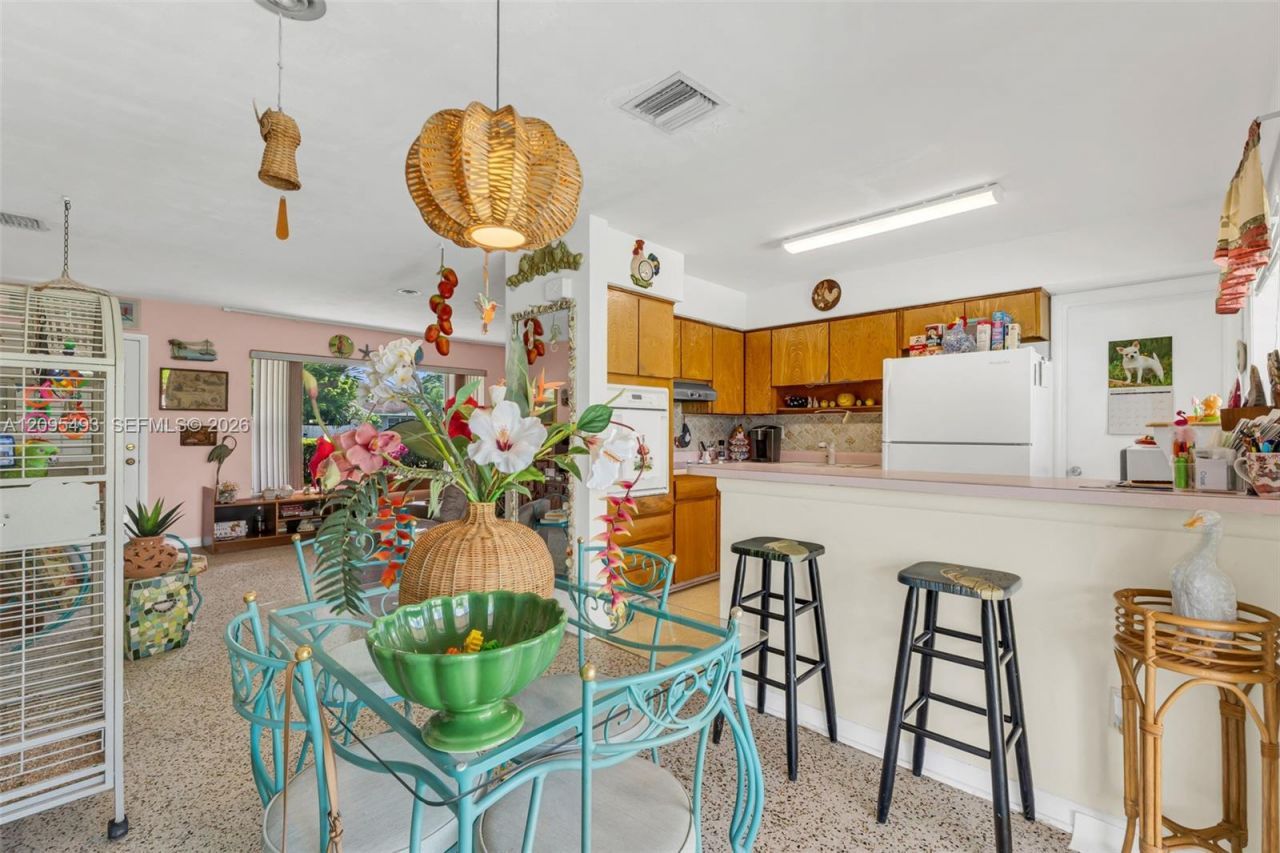 10511 SW 53rd St , Miami, FL 33165 Photo