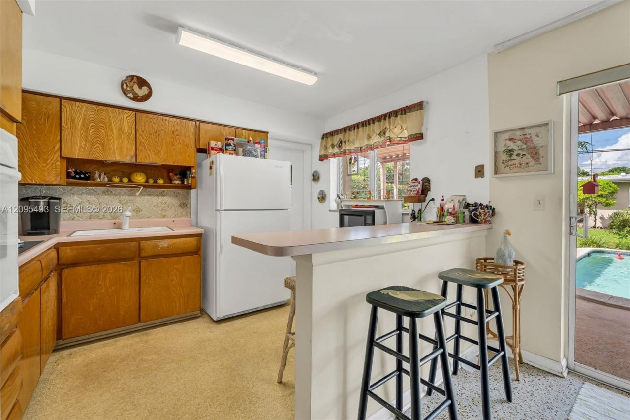 10511 SW 53rd St , Miami, FL 33165 Photo