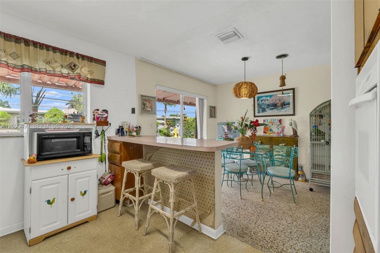 10511 SW 53rd St , Miami, FL 33165 Photo