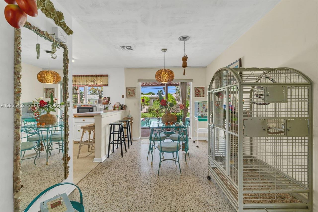 10511 SW 53rd St , Miami, FL 33165 Photo
